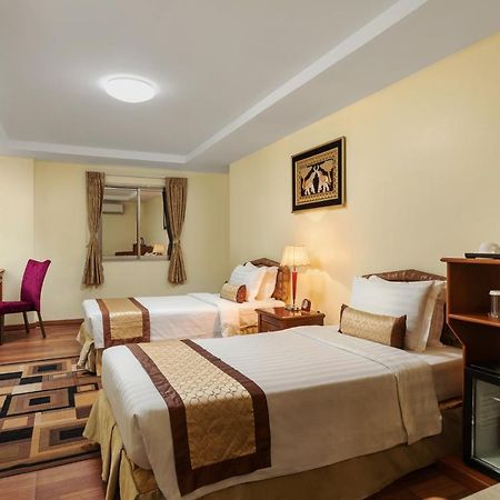 Grand Palace Hotel Yangon Dış mekan fotoğraf