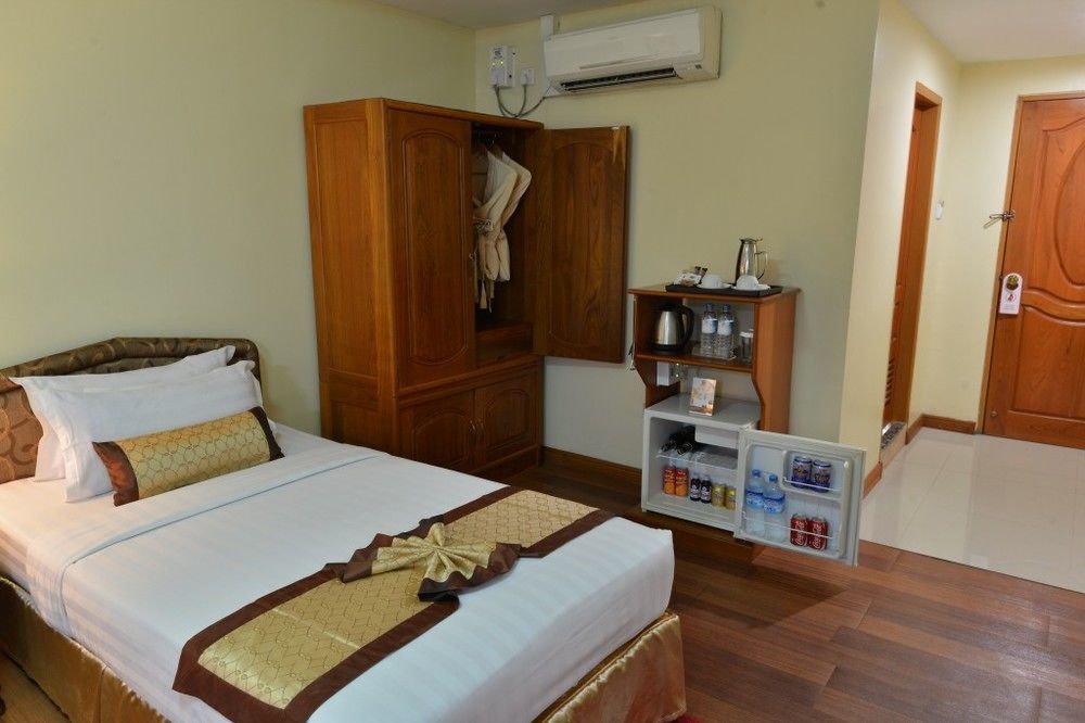 Grand Palace Hotel Yangon Dış mekan fotoğraf