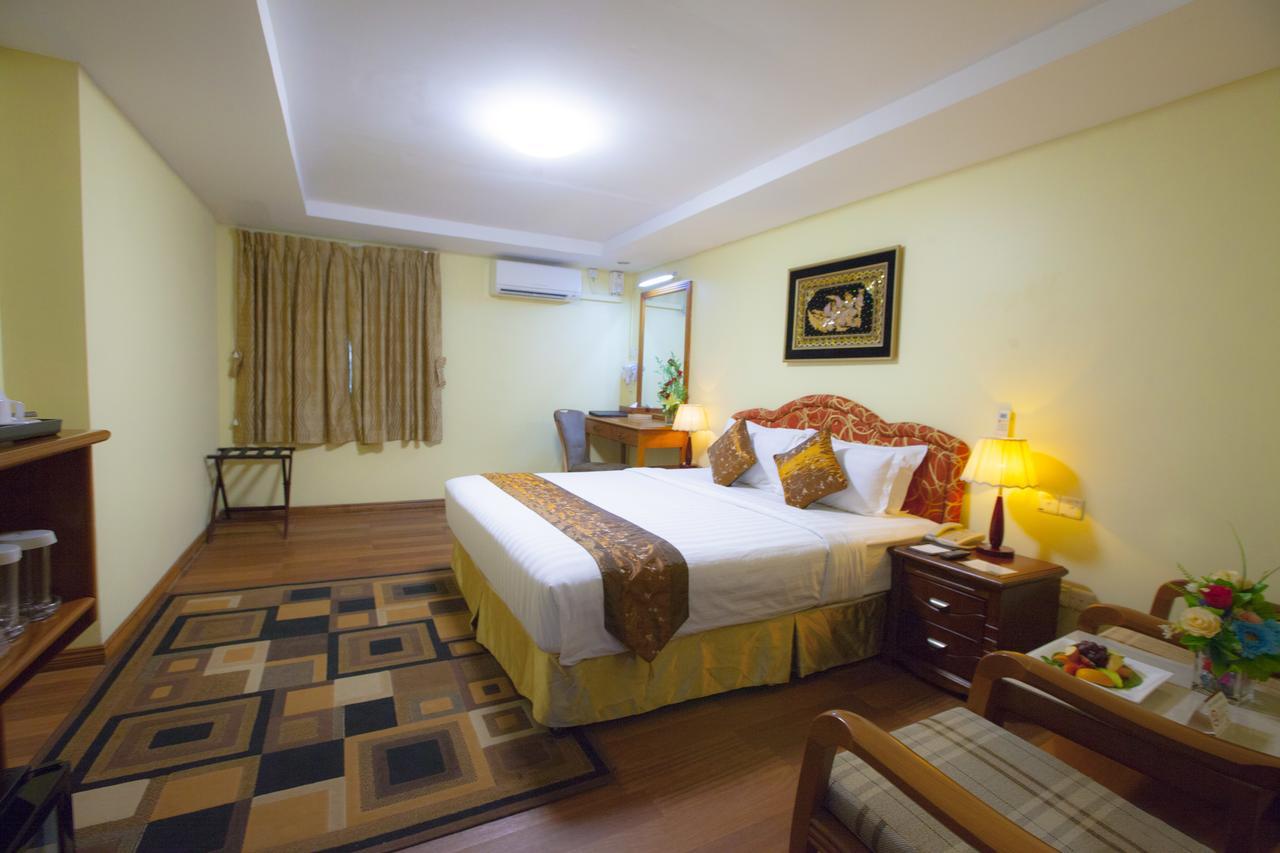 Grand Palace Hotel Yangon Dış mekan fotoğraf