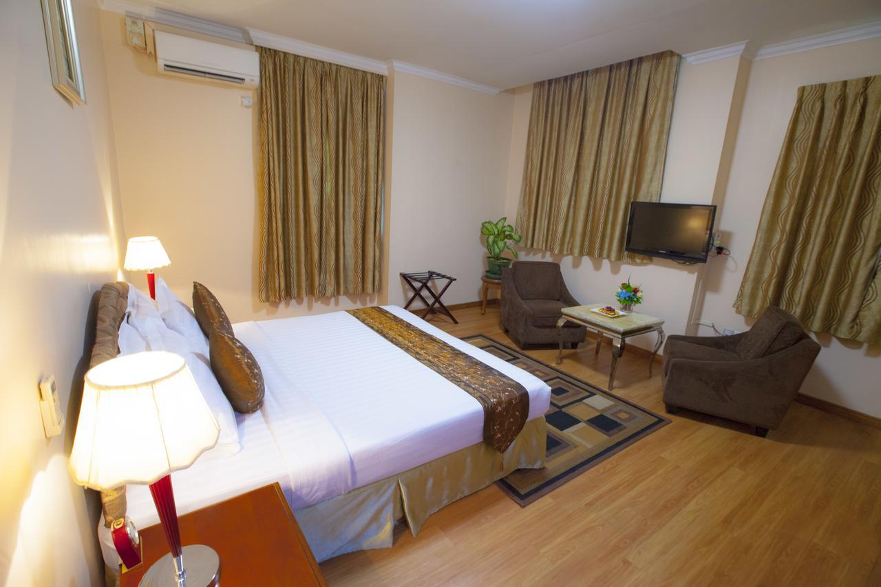 Grand Palace Hotel Yangon Dış mekan fotoğraf