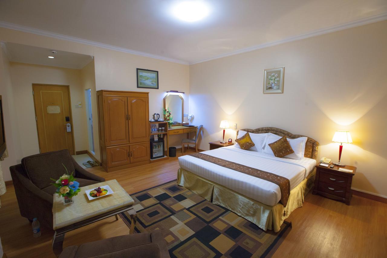 Grand Palace Hotel Yangon Dış mekan fotoğraf