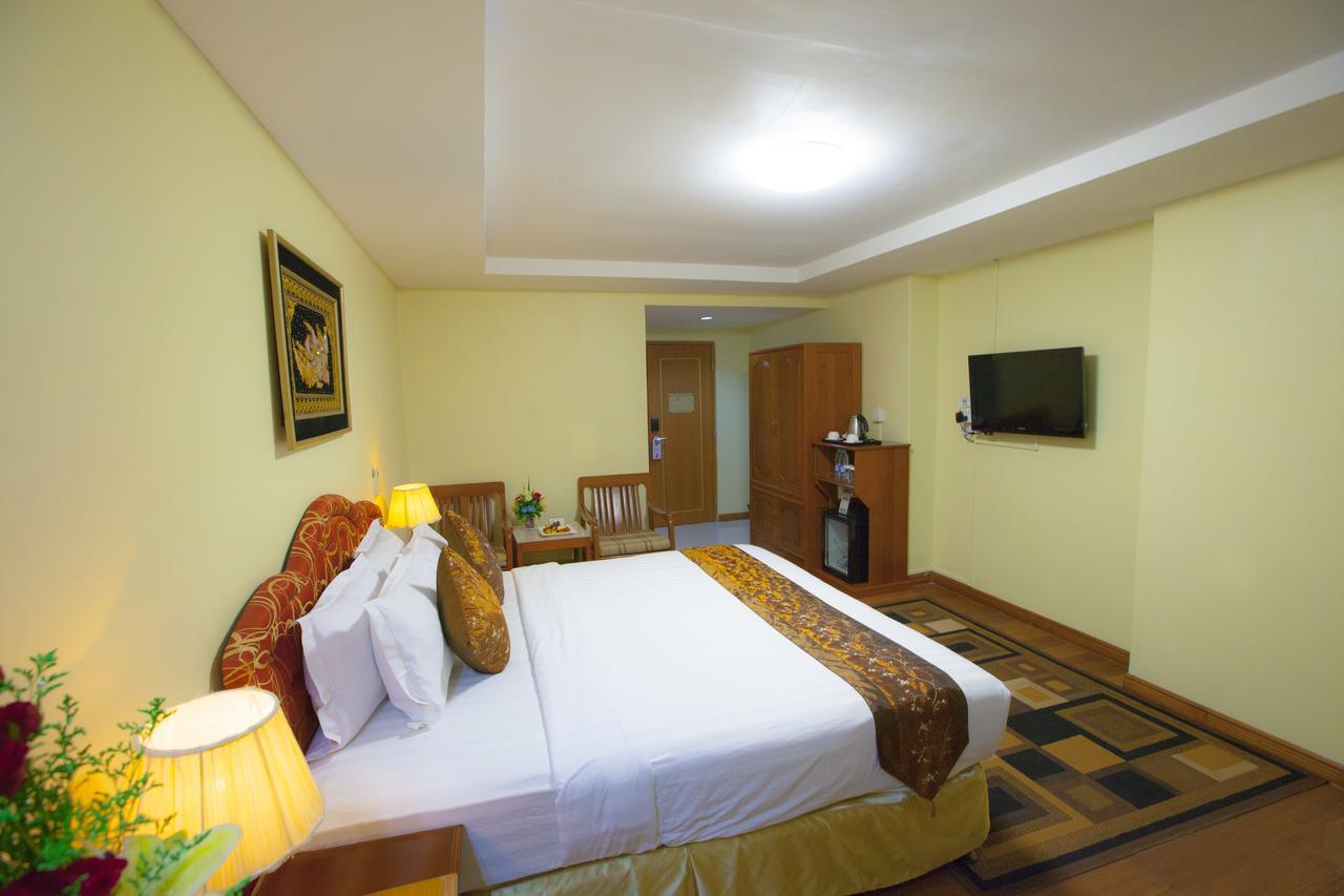Grand Palace Hotel Yangon Dış mekan fotoğraf