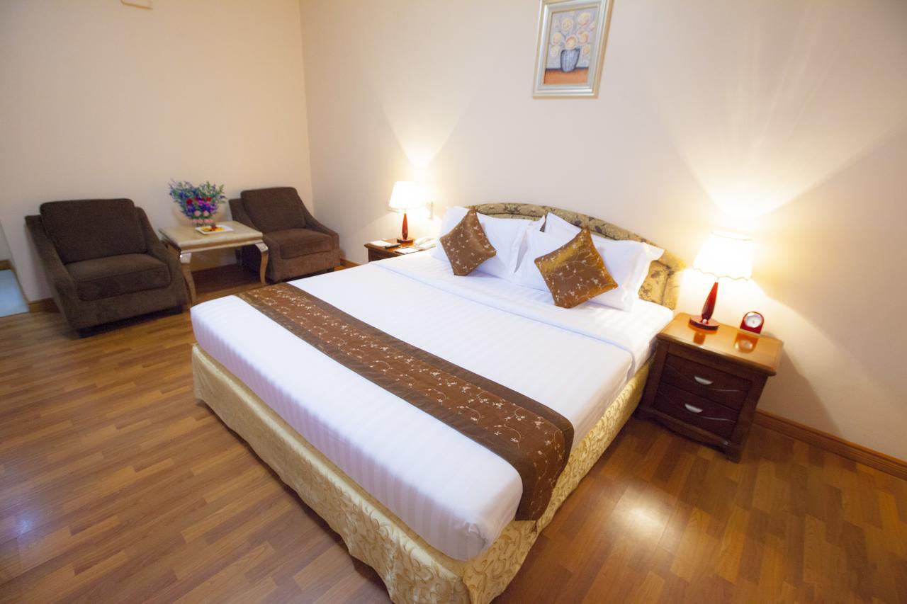 Grand Palace Hotel Yangon Dış mekan fotoğraf