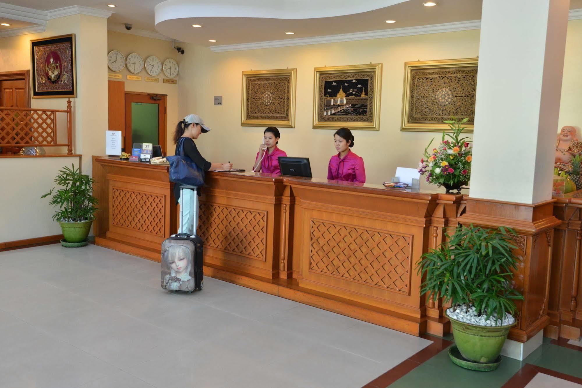 Grand Palace Hotel Yangon Dış mekan fotoğraf